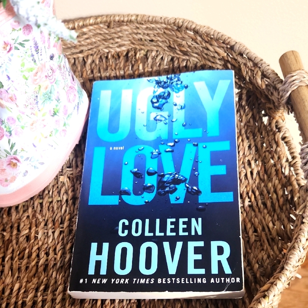 UGLY LOVE by Colleen Hoover